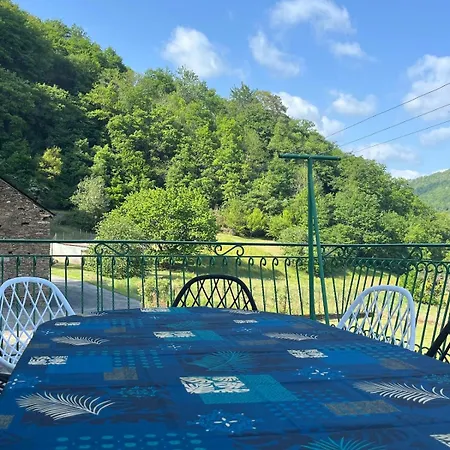 Le Caux *